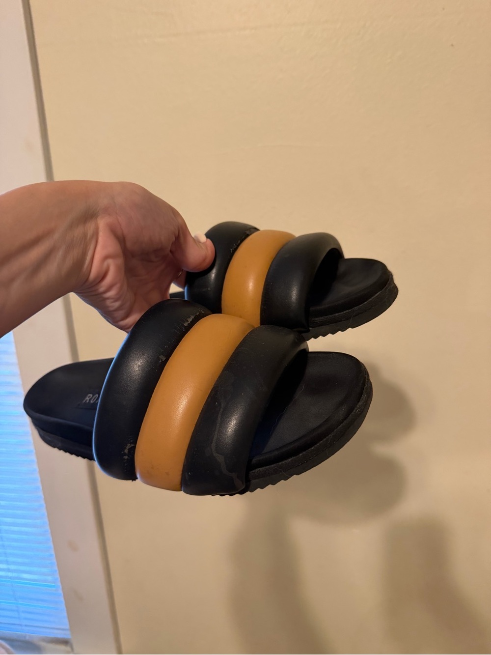 ROAM TAN AND BLACK PUFF SLIDES 39